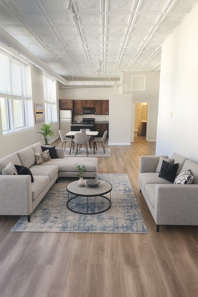 1471 N Milwaukee Ave-Unit -2R in Chicago, IL - Foto de edificio - Building Photo