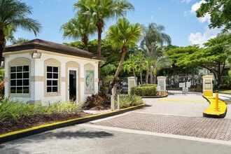 Emerald Palms in Miami, FL - Building Photo - Building Photo