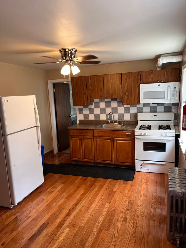 1241 N 2nd St, Unit 2 in Philadelphia, PA - Building Photo - Building Photo