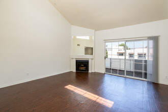 Maravilla Apartments at CSUN in Northridge, CA - Building Photo - Interior Photo