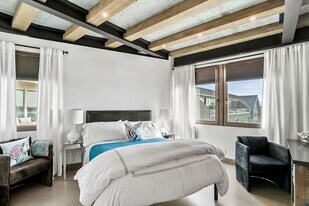 3121 Coast Hwy in Newport Beach, CA - Building Photo