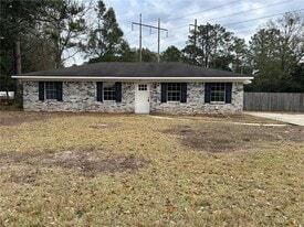 5710 5th St in Satsuma, AL - Building Photo