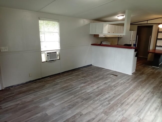 2504 Winston Churchill Dr in Hopewell, VA - Building Photo - Building Photo