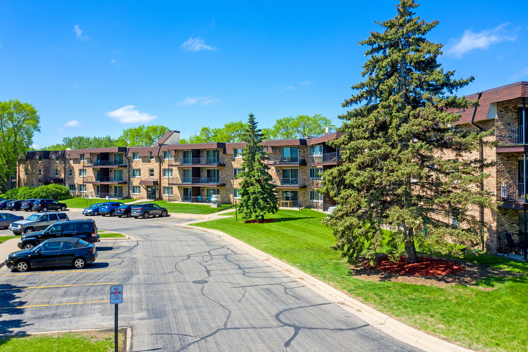 Stanley Terrace Apartments in Bloomington, MN - Building Photo