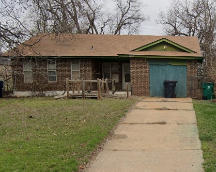 property at 1605 E Park Pl