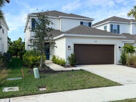 15077 Shady Palms Ln in Nokomis, FL - Building Photo