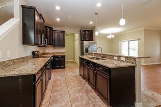 13714 Lakemont Dr in Hudson, FL - Building Photo - Building Photo
