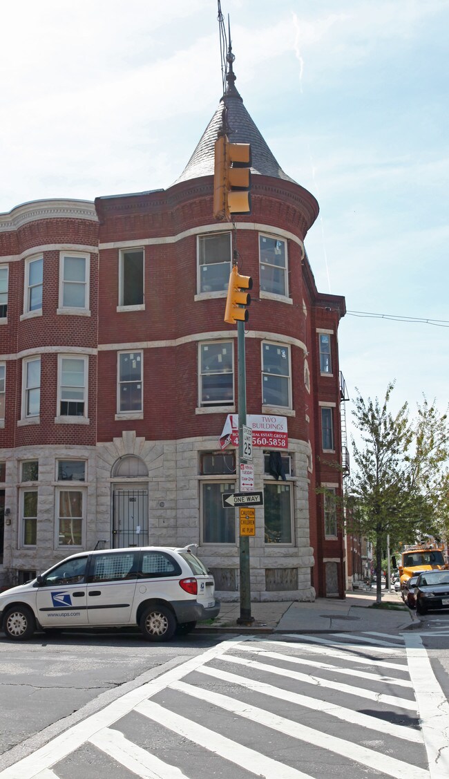 2340 Madison Ave in Baltimore, MD - Foto de edificio - Building Photo