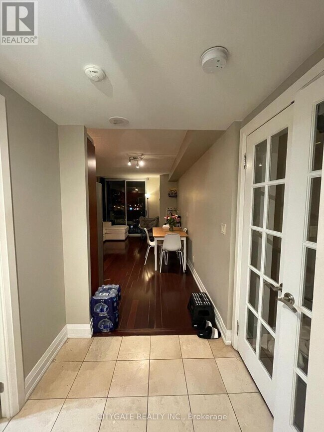 2737 Keele St in Toronto, ON - Building Photo - Building Photo