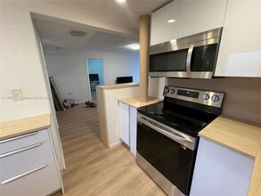 1145 Normandy Dr in Miami Beach, FL - Foto de edificio - Building Photo
