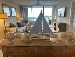 1300 Jimmy Buffett Mem Hwy in Jupiter, FL - Building Photo - Building Photo