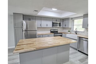 28160 Pine Haven Way, Unit 38 in Bonita Springs, FL - Building Photo