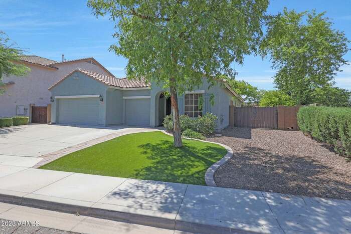 27112 N 56th Dr in Phoenix, AZ - Building Photo