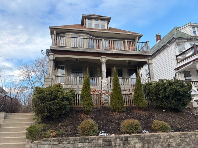 3563 N Maryland Ave in Shorewood, WI - Foto de edificio - Building Photo