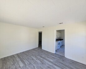 11 Bertram St in Pensacola, FL - Building Photo - Building Photo