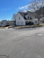 6469 Brenda Ann Dr in Lithonia, GA - Building Photo