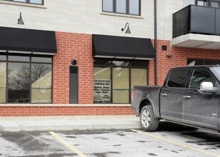 170 Rockhaven Ln in Hamilton, ON - Building Photo - Building Photo