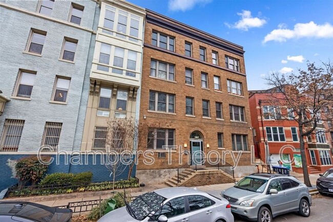 1825 Florida Ave NW in Washington, DC - Foto de edificio - Building Photo
