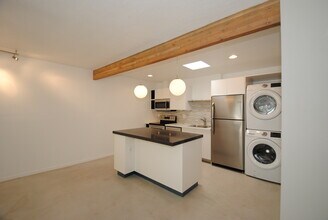 425 W Colter St, Unit B in Phoenix, AZ - Foto de edificio - Building Photo