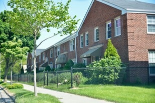 Lisbon Apartments in Milwaukee, WI - Building Photo