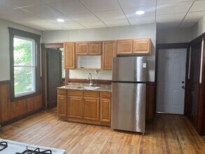 37 Columbia St, Unit 1 in Worcester, MA - Building Photo - Building Photo