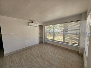 26 SE 13th Terrace in Dania Beach, FL - Building Photo - Building Photo