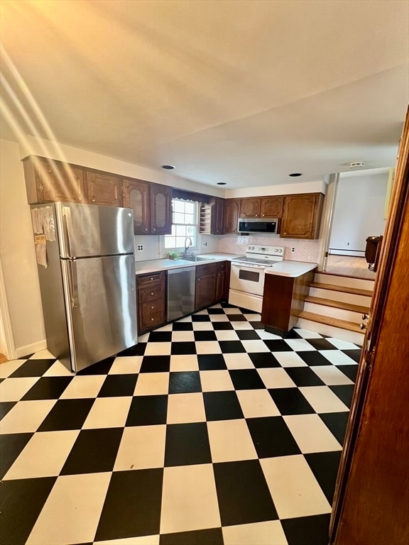 77 Cabot St in Waltham, MA - Building Photo - Building Photo