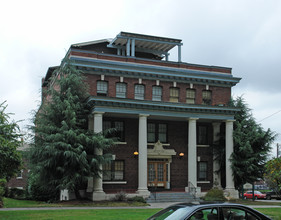 Hillcrest Apartments in Tacoma, WA - Building Photo - Building Photo