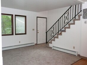 1931 Marthas Vineyard Cir in Anchorage, AK - Building Photo - Building Photo