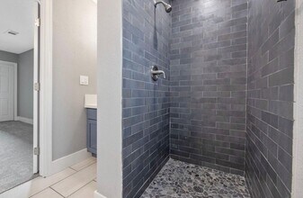 609 S Acacia Dr in Lemoore, CA - Building Photo - Building Photo