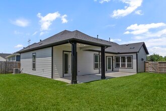 1206 Hidden Oaks Dr in Tomball, TX - Building Photo - Building Photo