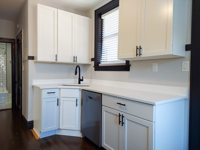 property at 3823 N Drake Ave