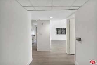 1616 Brockton Ave in Los Angeles, CA - Building Photo - Building Photo