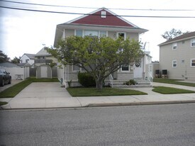 215 N Swarthmore Ave in Ventnor City, NJ - Building Photo