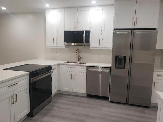 829 Camino Rd in Delray Beach, FL - Foto de edificio - Building Photo