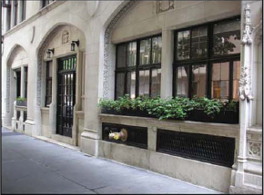 9 E 67th St in New York, NY - Building Photo