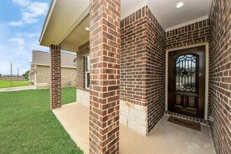 314 Carlos Leal Dr in Dayton, TX - Foto de edificio - Building Photo