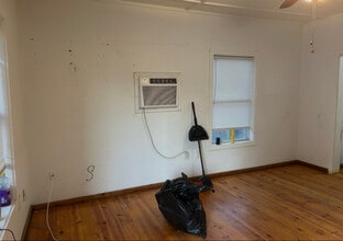 320 W College St in Nacogdoches, TX - Building Photo - Building Photo