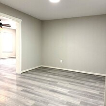 4510 Kingsbury St in Houston, TX - Foto de edificio - Building Photo