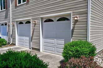 2224 W Berrie Cir in Virginia Beach, VA - Building Photo - Building Photo