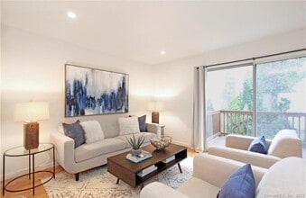33 Pleasant St in Stamford, CT - Building Photo - Building Photo