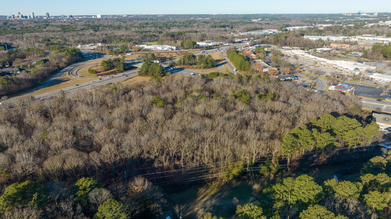 New Bern Crossing in Raleigh, NC - Building Photo