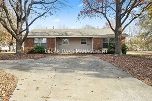 2372 N Raven Ln in Fayetteville, AR - Building Photo