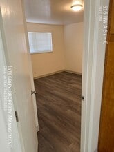 516 NW A St in Grants Pass, OR - Building Photo - Building Photo