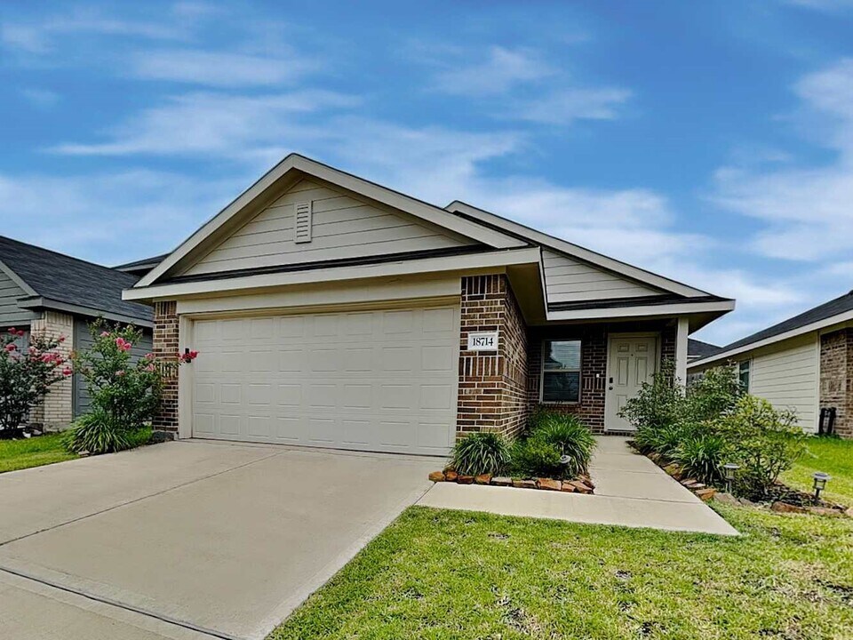 18714 Mercer Fls Dr in Hockley, TX - Building Photo