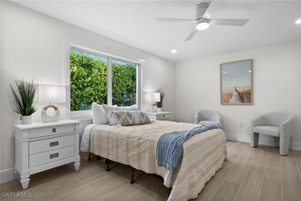 342 Harbour Dr in Naples, FL - Foto de edificio - Building Photo