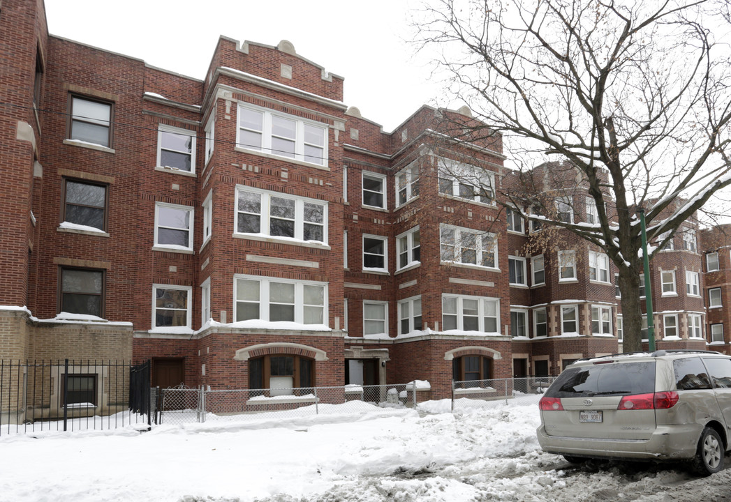 6811-6813 S Clyde Ave in Chicago, IL - Building Photo