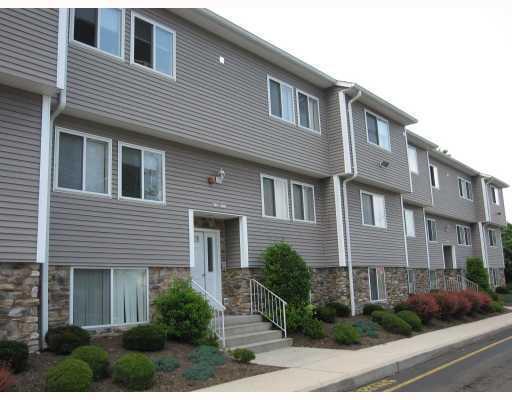 25 College Ave in Nanuet, NY - Building Photo