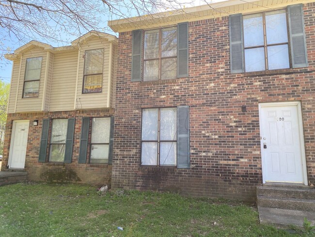 property at 1980 N Royal St