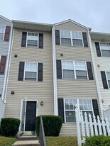 133 Royalty Cir in Garrison, MD - Building Photo